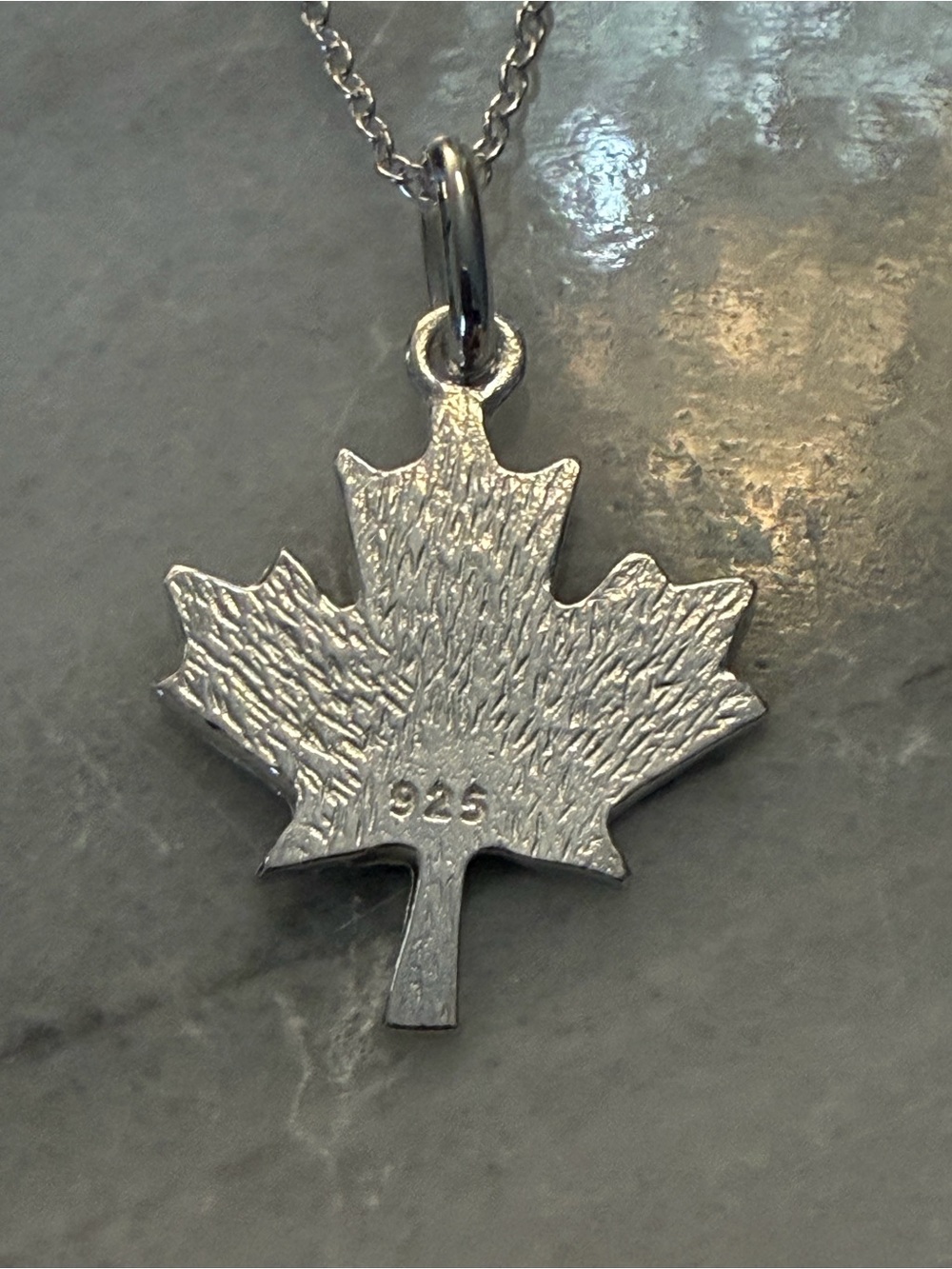 Sterling Silver .925 Canada Maple Leaf Pendant Necklace 16” - Picture 2 of 4